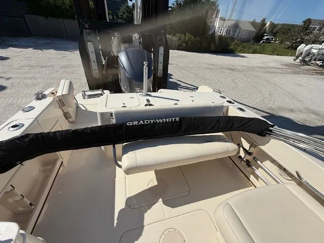 Slide: The Image of Grady-White Freedom 235 2018 - 15