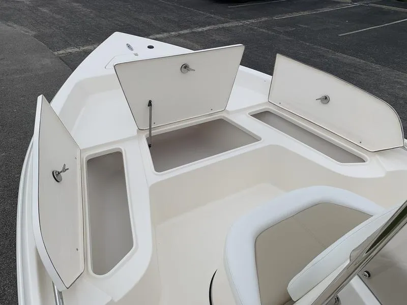 Slide: The Image of Bulls Bay 2000 boat console with Garmin system, showcased at The Boat Shop. - 19