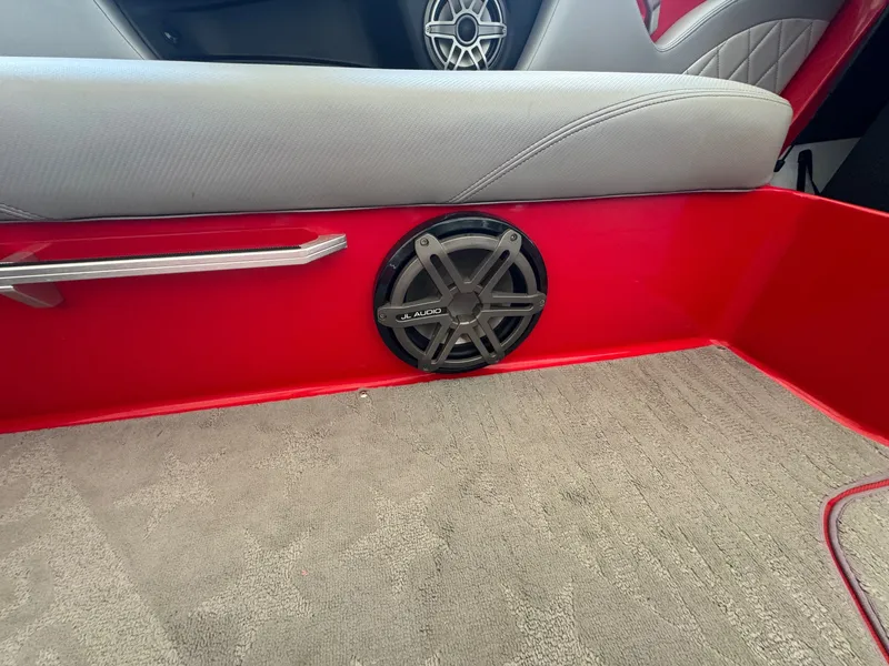 Slide: The Image of MasterCraft X30 2014 - 18