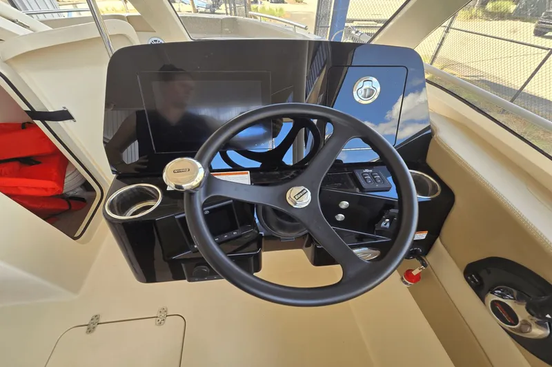 Slide: The Image of Scout 240 Dorado 2022 - 16