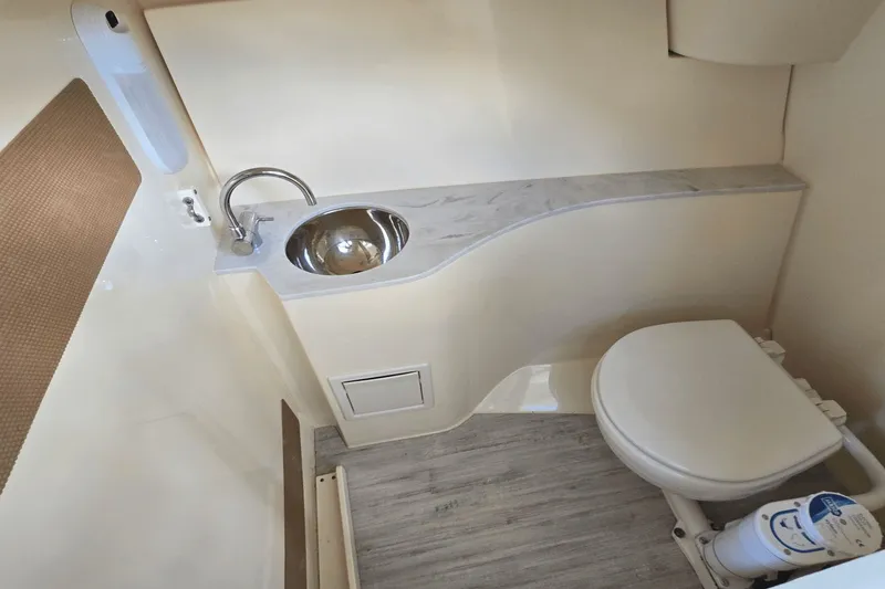 Slide: The Image of Scout 240 Dorado 2022 - 23