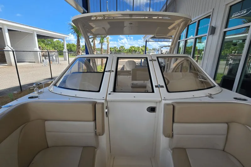 Slide: The Image of Scout 240 Dorado 2022 - 26