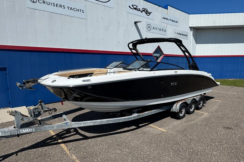 Slide: The Image of Sea Ray SDX 290 2026 - 1