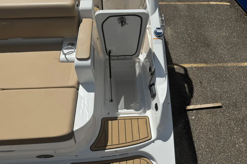 Slide: The Image of Sea Ray SDX 290 2026 - 11