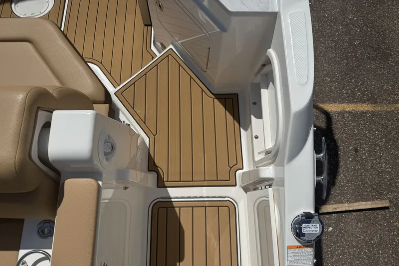Slide: The Image of Sea Ray SDX 290 2026 - 14