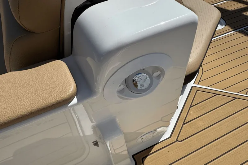 Slide: The Image of Sea Ray SDX 290 2026 - 15