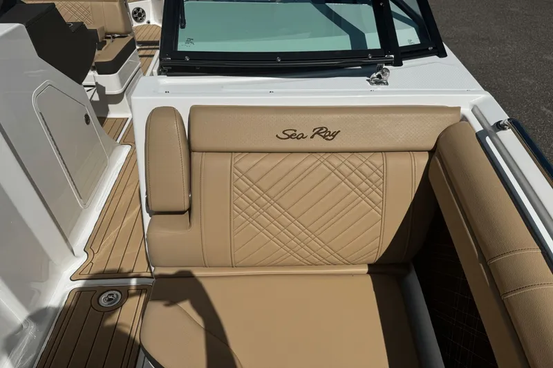 Slide: The Image of Sea Ray SDX 290 2026 - 61