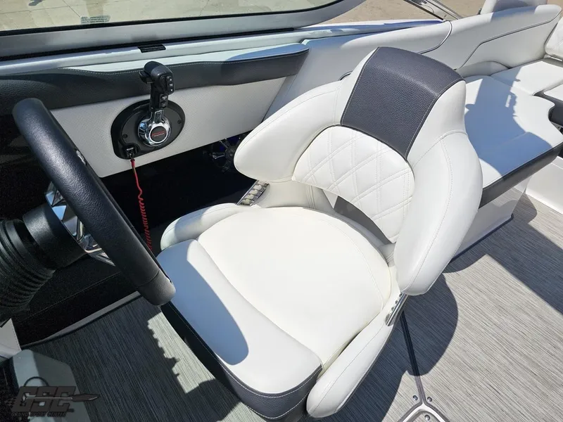 Slide: The Image of Regal 2300 Bowrider 2018 - 100