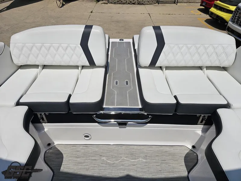 Slide: The Image of Regal 2300 Bowrider 2018 - 105