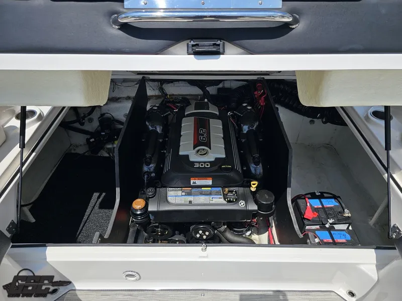 Slide: The Image of Regal 2300 Bowrider 2018 - 112