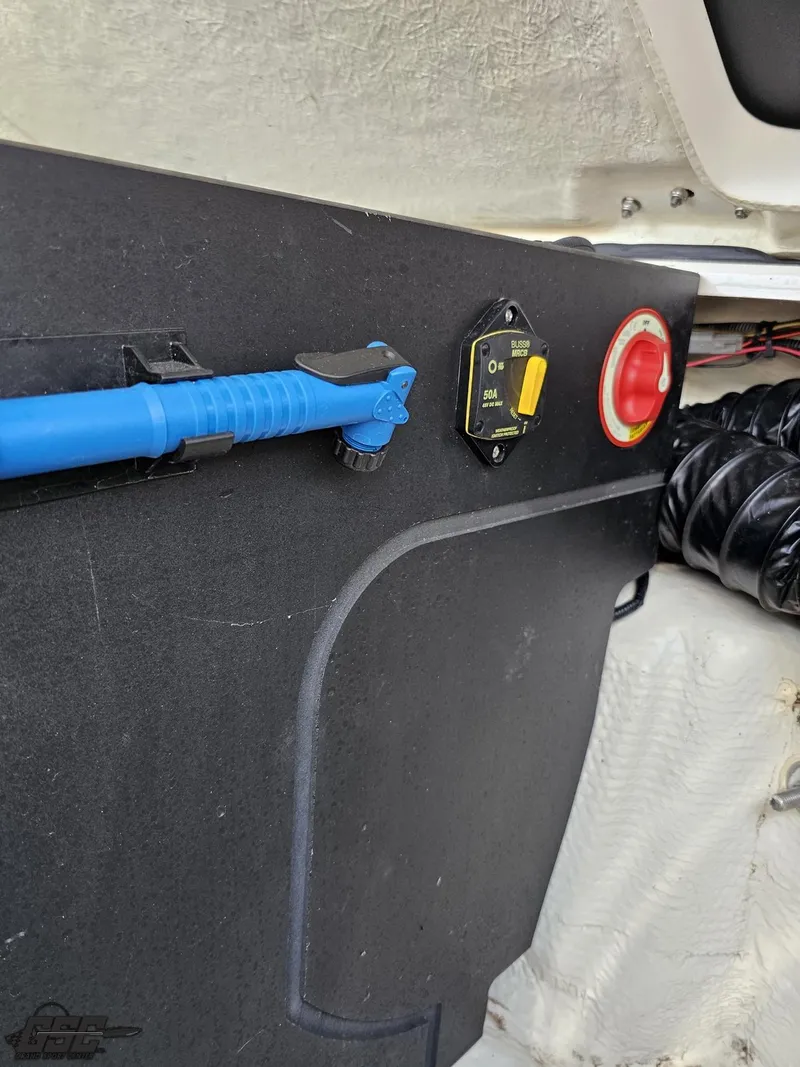 Slide: The Image of Regal 2300 Bowrider 2018 - 114