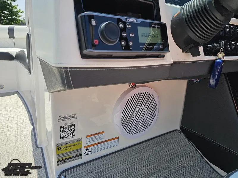 Slide: The Image of Regal 2300 Bowrider 2018 - 74