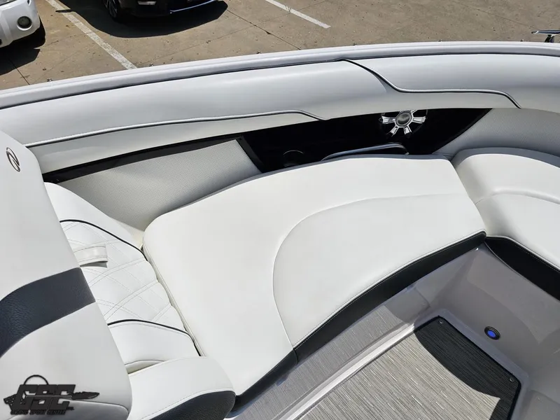 Slide: The Image of Regal 2300 Bowrider 2018 - 87