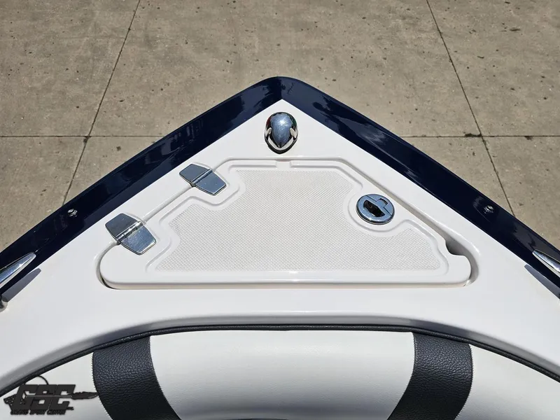 Slide: The Image of Regal 2300 Bowrider 2018 - 93