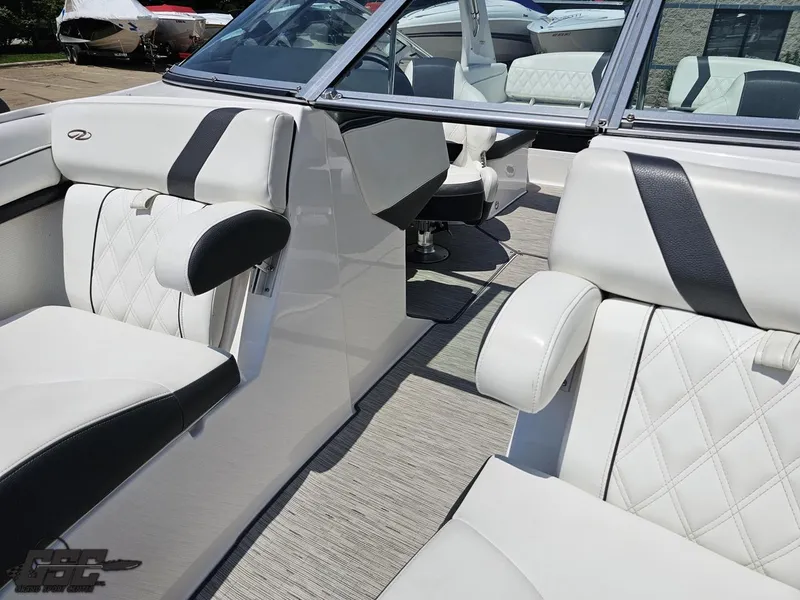 Slide: The Image of Regal 2300 Bowrider 2018 - 96