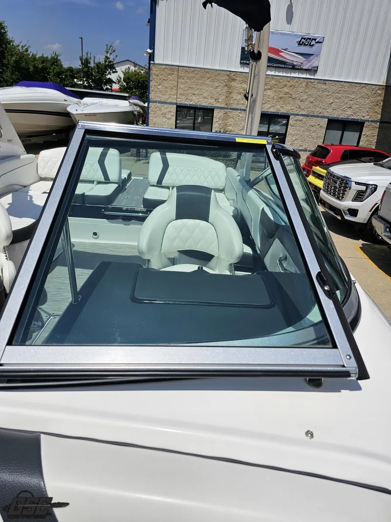 Slide: The Image of Regal 2300 Bowrider 2018 - 97