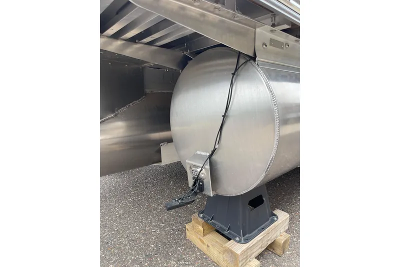 Slide: The Image of 2024 Manitou LX 25 RFXW pontoon detail, showcasing sturdy construction and design. - 24