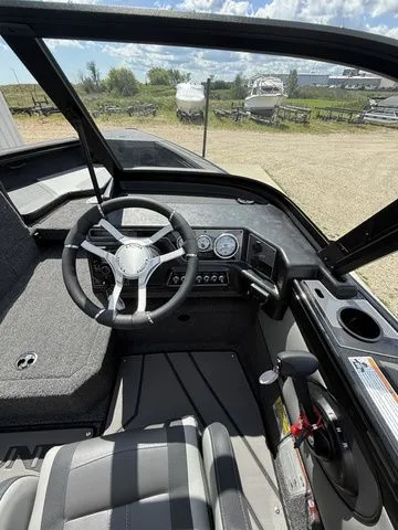 Slide: The Image of Lund 1875 Crossover XS 2026 - 8