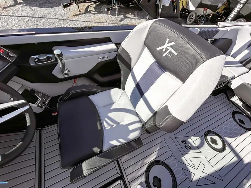 Slide: The Image of MasterCraft XT24 2025 - 15