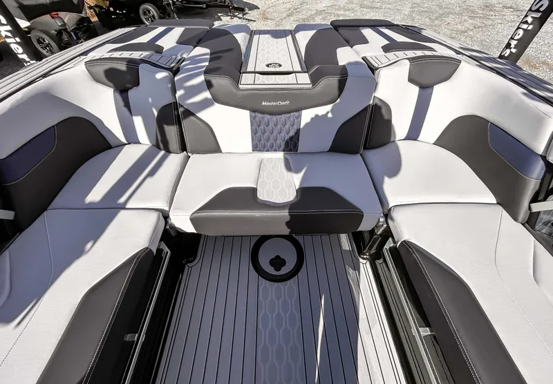 Slide: The Image of MasterCraft XT24 2025 - 18