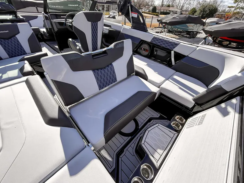 Slide: The Image of MasterCraft XT24 2025 - 20