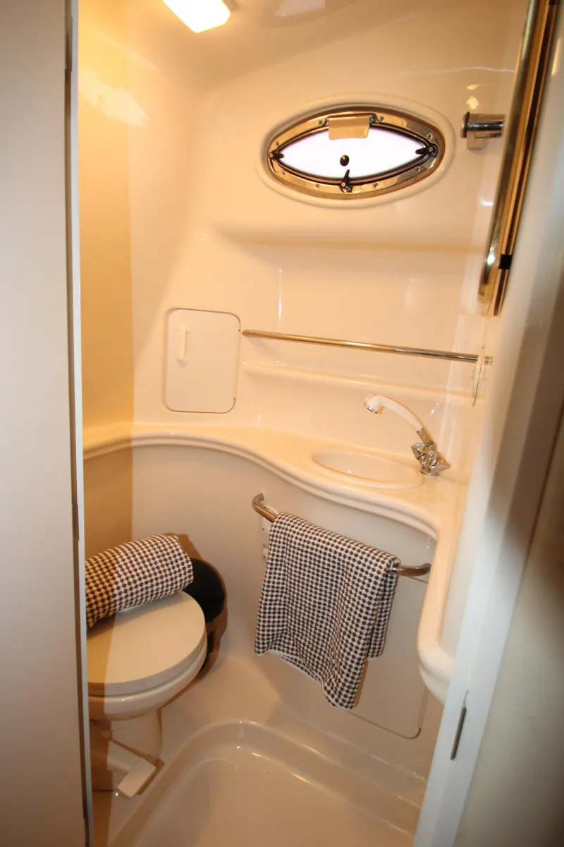 Slide: The Image of Sea Ray 340 Sundancer 2001 - 53