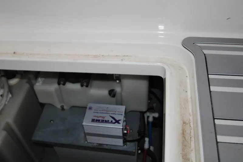 Slide: The Image of Sea Ray 340 Sundancer 2001 - 63