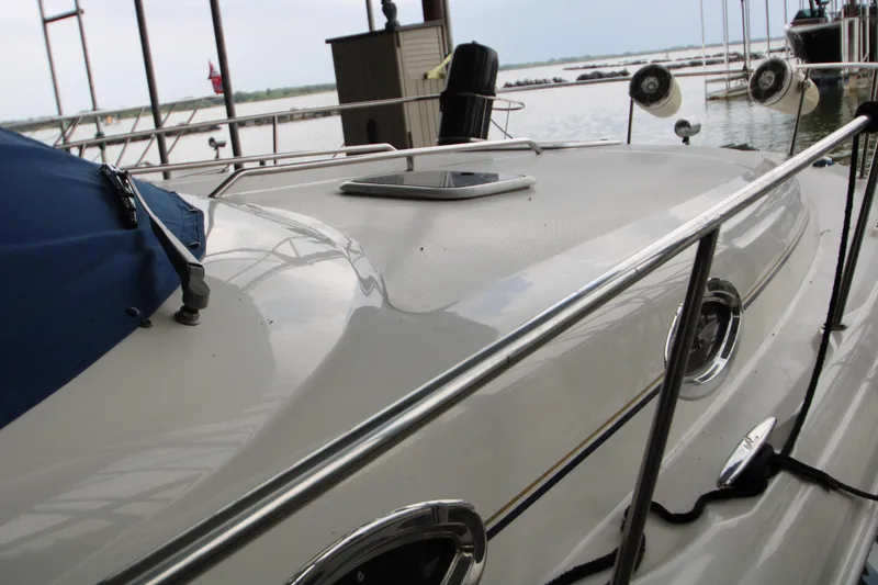 Slide: The Image of Sea Ray 340 Sundancer 2001 - 70