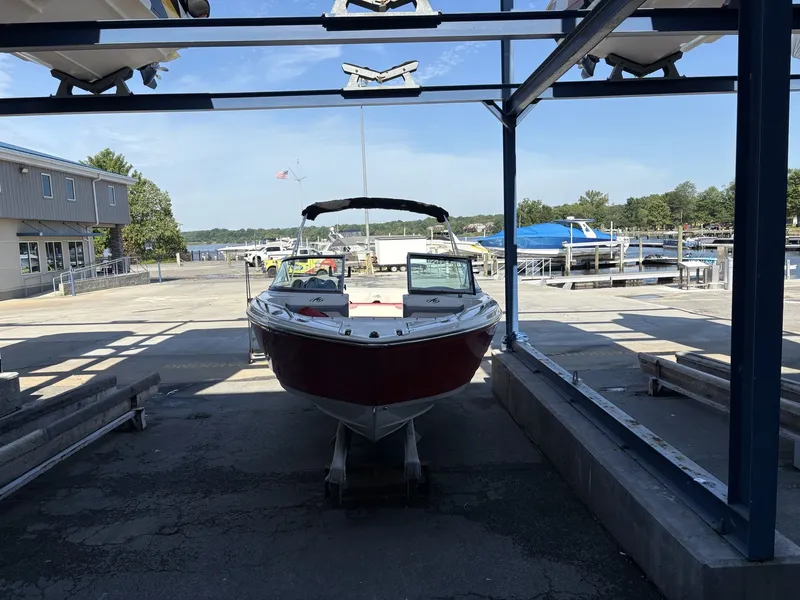 Slide: The Image of Monterey Sport Boat 224FS 2011 - 10