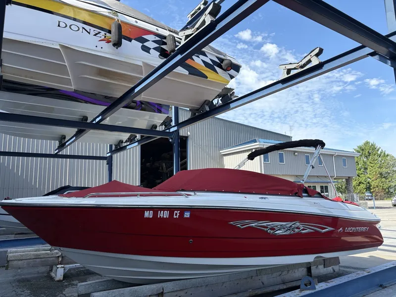 Slide: The Image of Monterey Sport Boat 224FS 2011 - 11