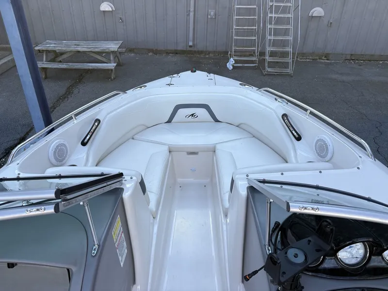 Slide: The Image of Monterey Sport Boat 224FS 2011 - 13