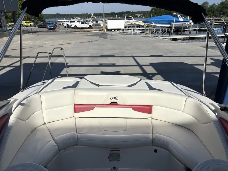 Slide: The Image of Monterey Sport Boat 224FS 2011 - 14