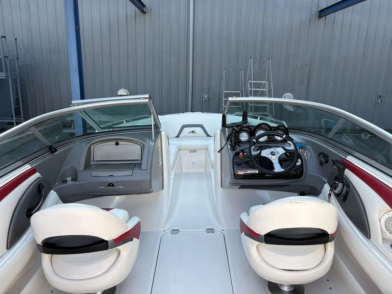 Slide: The Image of Monterey Sport Boat 224FS 2011 - 5