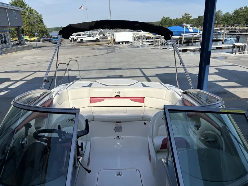 Slide: The Image of Monterey Sport Boat 224FS 2011 - 6