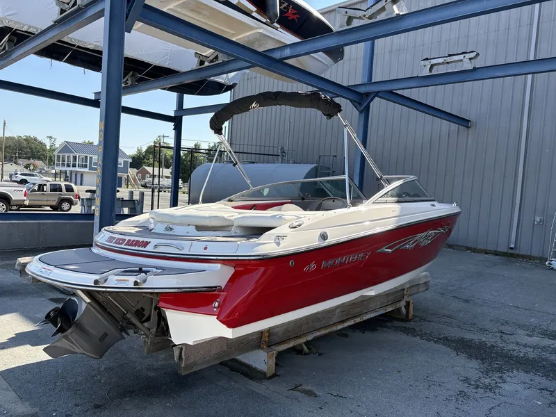 Slide: The Image of Monterey Sport Boat 224FS 2011 - 8