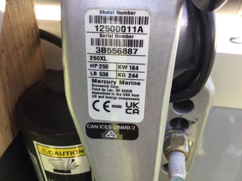 Slide: The Image of Bayliner Trophy T22SC 2025 - 12