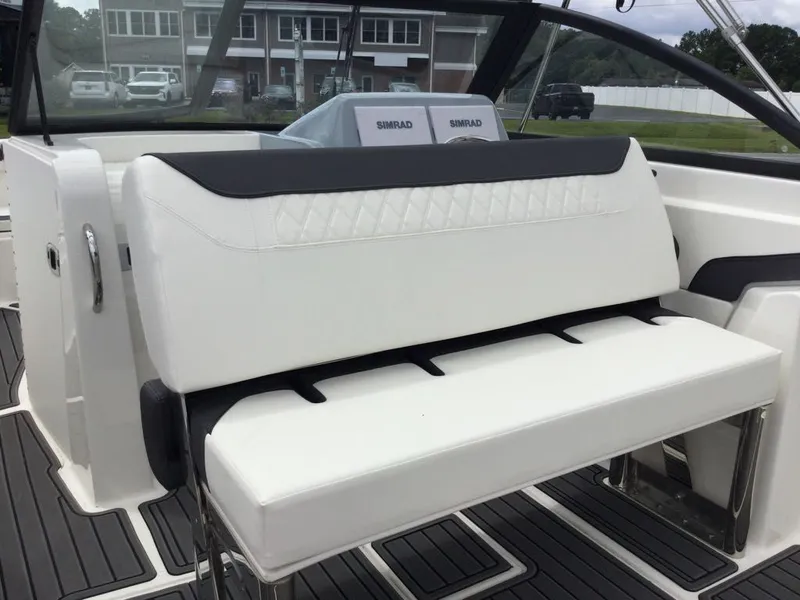 Slide: The Image of Bayliner Trophy T22SC 2025 - 13