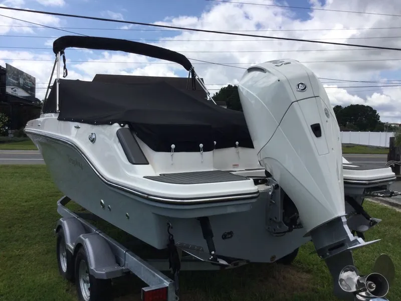 Slide: The Image of Bayliner Trophy T22SC 2025 - 14