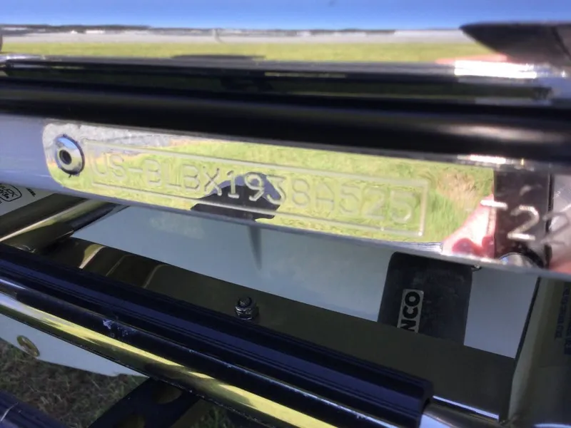 Slide: The Image of Bayliner Trophy T22SC 2025 - 15