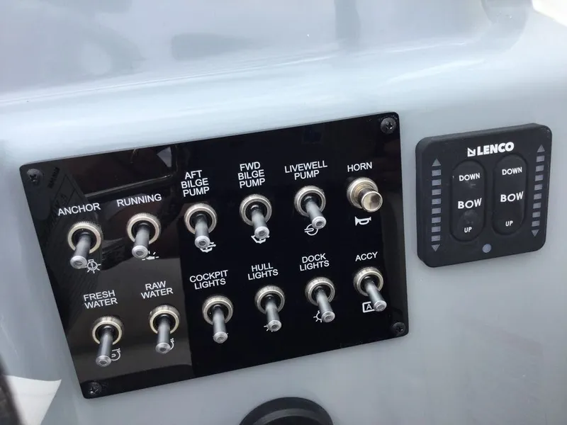 Slide: The Image of Bayliner Trophy T22SC 2025 - 16