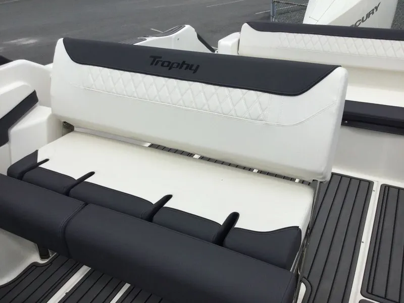 Slide: The Image of Bayliner Trophy T22SC 2025 - 22