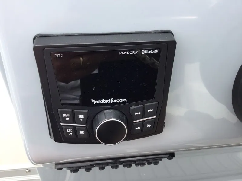 Slide: The Image of Bayliner Trophy T22SC 2025 - 4