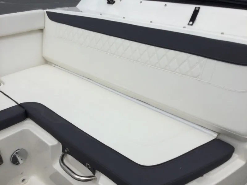 Slide: The Image of Bayliner Trophy T22SC 2025 - 9