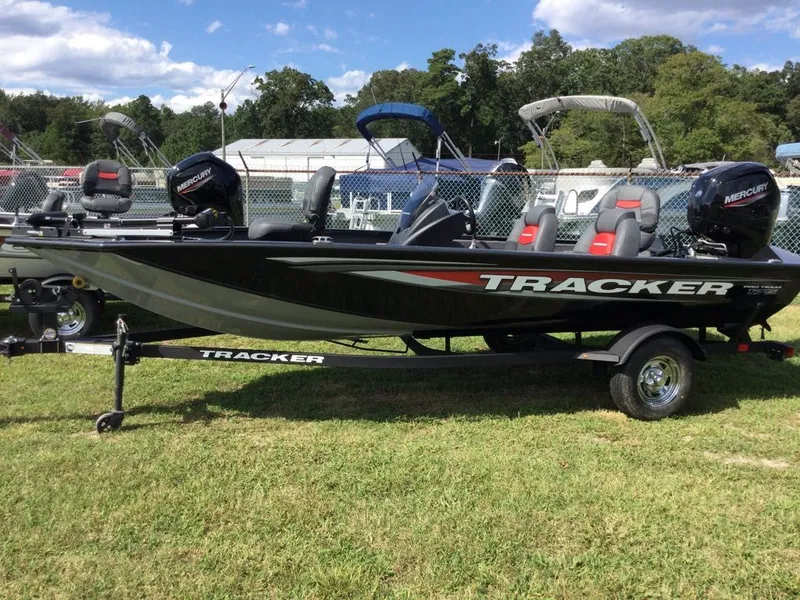 Slide: The Image of Tracker PRO TEAM 175 CRAPPIE EDITIOB 2025 - 9