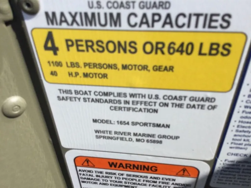 Slide: The Image of Tracker Grizzly 1654 Sportsman 2025 - 11