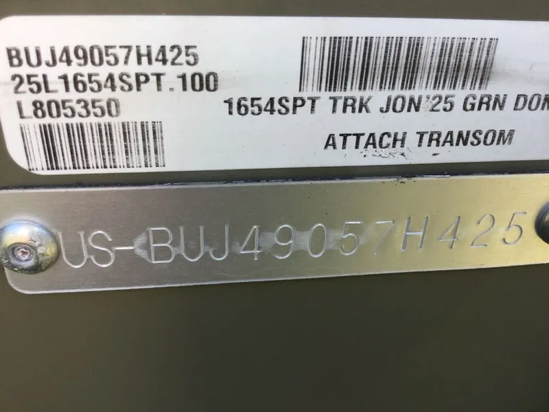 Slide: The Image of Tracker Grizzly 1654 Sportsman 2025 - 8