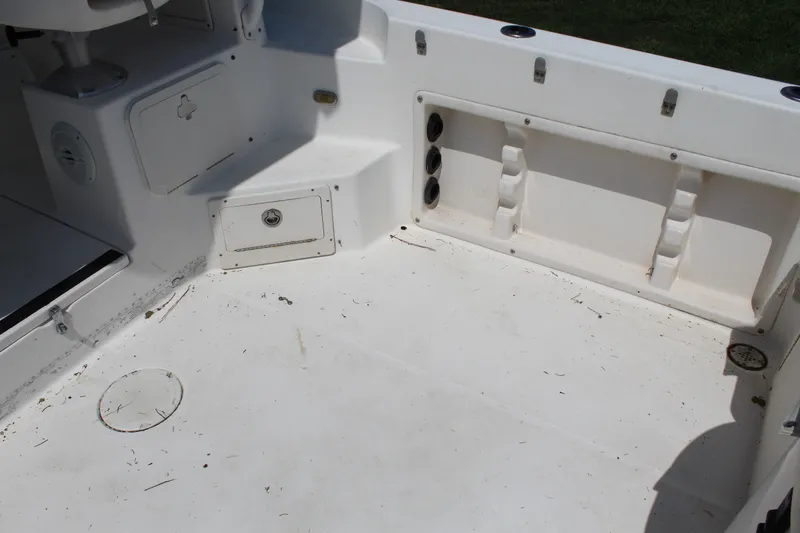 Slide: The Image of Cobia 230 Walkaround 2005 - 11