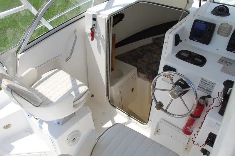 Slide: The Image of Cobia 230 Walkaround 2005 - 15