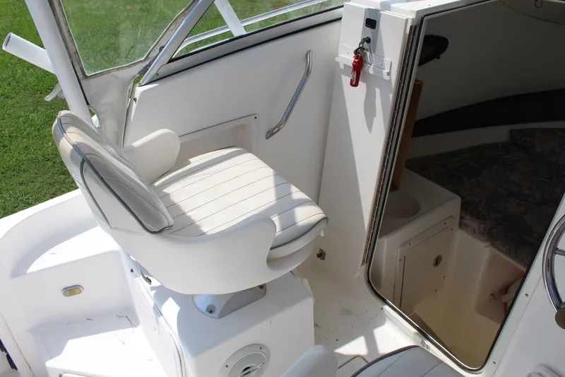 Slide: The Image of Cobia 230 Walkaround 2005 - 17