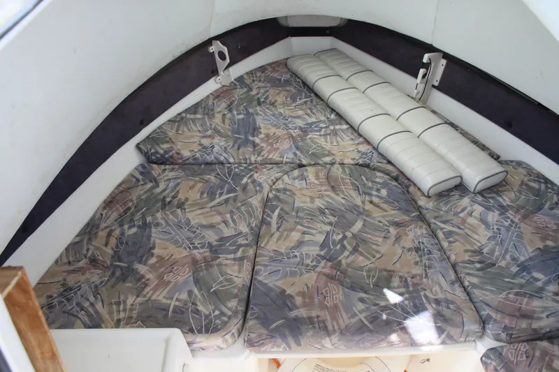 Slide: The Image of Cobia 230 Walkaround 2005 - 18